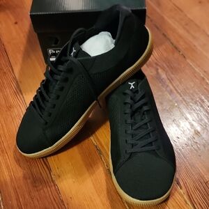 Men's Black and Tan Athletic Sneakers